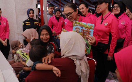 Bhayangkari Turunkan 74 Nakes dalam Bakkes di Aceh Tamiang, Sediakan Cek Lab hingga Operasi Katarak Gratis
